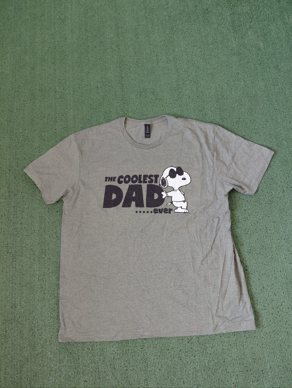 The Peanuts Snoopy The Coolest Dad Ever Cartoon Retro Olive Green T Shirt Sz XL